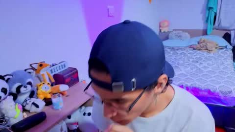 Lu Independent Model online show from September 17, 6:04 am