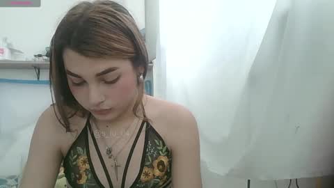 Snapshot of lucrecia21_ chatting on January 17, 7:05 pm Lucrecia... new accout...OFS LU 21 online show from January 17, 7:05 pm