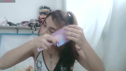 Snapshot of lucrecia21_ chatting on January 23, 5:21 pm Lucrecia... new accout...OFS LU 21 online show from January 23, 5:21 pm