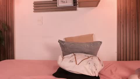 Lucy online show from May 8, 4:29 am