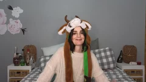 Snapshot of lucy1990xxx chatting on May 9, 9:09 pm Lucy online show from May 9, 9:09 pm