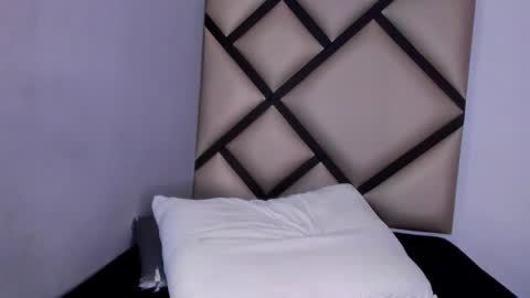 Snapshot of lucy__23 chatting on March 27, 8:26 am online show from March 27, 8:26 am