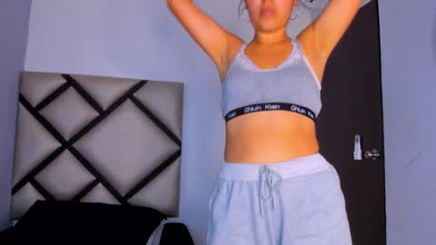 Snapshot of lucy__23 chatting on March 28, 2:55 am online show from March 28, 2:55 am