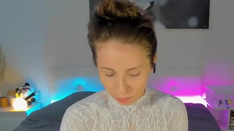 Snapshot of lucy__ray chatting on January 29, 8:18 am lucy__ray online show from January 29, 8:18 am