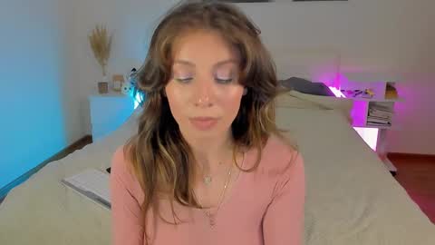 Snapshot of lucy__ray chatting on February 12, 4:33 pm lucy__ray online show from February 12, 4:33 pm