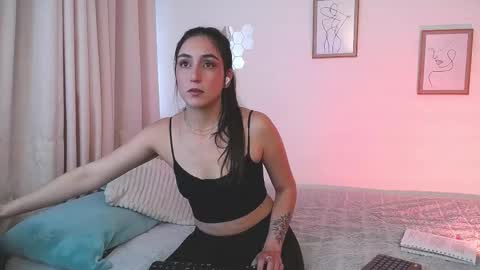 Snapshot of lucy_be chatting on November 13, 7:02 pm Lucia online show from November 13, 7:02 pm