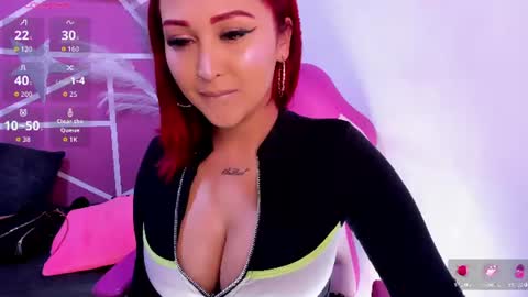 Snapshot of lucy_beatifull chatting on June 13, 9:40 am lucy_beatifull online show from June 13, 9:40 am