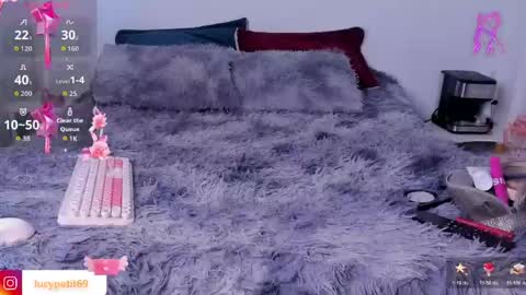 Snapshot of lucy_blush99 chatting on June 1, 2:08 pm lucy blush99 online show from June 1, 2:08 pm