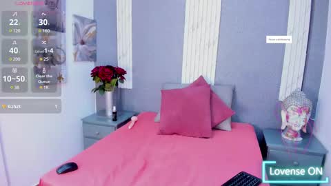 Snapshot of lucy_canel chatting on March 6, 7:43 pm lucy_canel online show from March 6, 7:43 pm