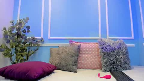 Snapshot of lucy_canel chatting on October 4, 7:01 pm lucy_canel online show from October 4, 7:01 pm