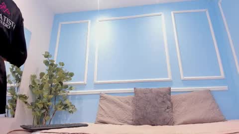 Snapshot of lucy_canel chatting on November 8, 1:55 pm lucy_canel online show from November 8, 1:55 pm