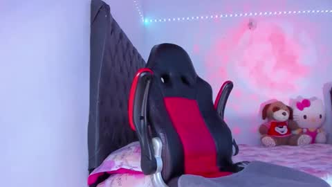 lucy online show from March 3, 1:23 am