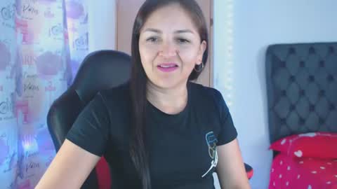 Snapshot of lucy_chanell chatting on January 19, 4:12 am lucy online show from January 19, 4:12 am