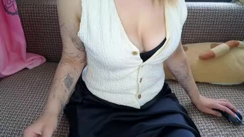 Lucy online show from May 17, 3:15 am