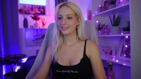 Snapshot of lucy_cutie_ chatting on July 28, 6:07 pm Cutie Lucy online show from July 28, 6:07 pm