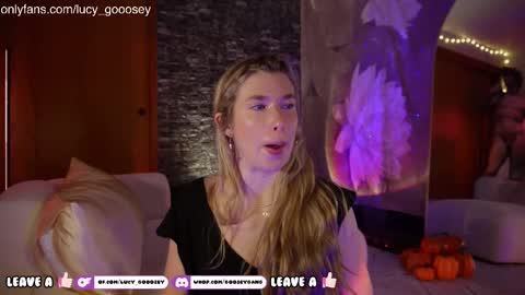 Snapshot of lucy_gooosey chatting on November 9, 3:49 am Lucy. online show from November 9, 3:49 am