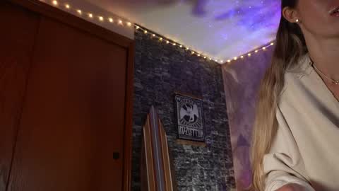 Snapshot of lucy_gooosey chatting on May 12, 4:31 am Lucy. online show from May 12, 4:31 am
