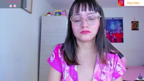 Snapshot of lucy_hess_ chatting on May 27, 8:50 pm Lucy online show from May 27, 8:50 pm
