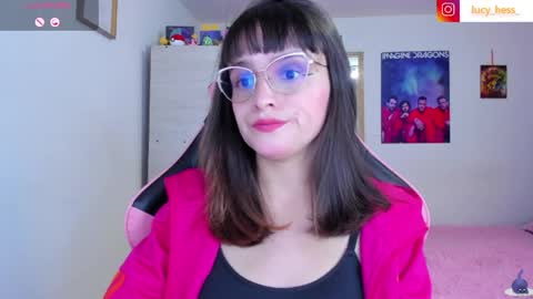 Snapshot of lucy_hess_ chatting on May 29, 8:40 pm Lucy online show from May 29, 8:40 pm