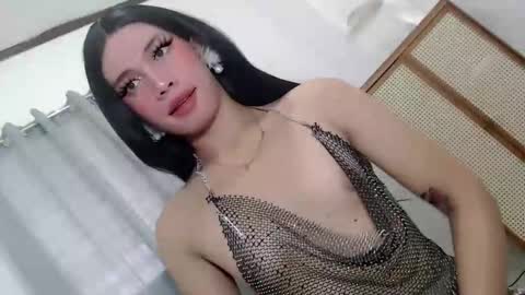 Snapshot of lucy_juicy18 chatting on June 3, 11:43 pm Call me Lucy online show from June 3, 11:43 pm