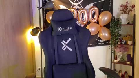 Snapshot of lucy_meoww chatting on February 14, 12:51 am lucy meoww online show from February 14, 12:51 am