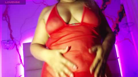 Snapshot of lucy_milf_474 chatting on November 12, 12:05 pm Lucy online show from November 12, 12:05 pm