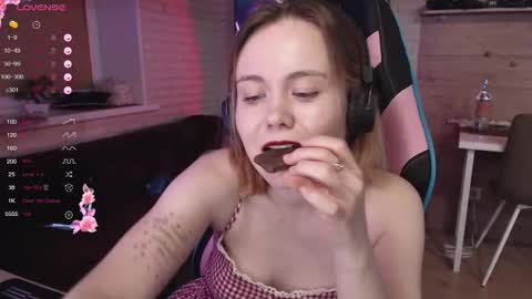 Lucy online show from December 1, 10:04 pm