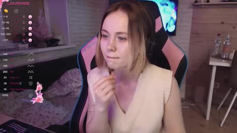 Lucy online show from December 21, 9:22 pm