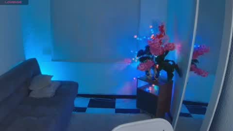lucy online show from June 21, 3:42 am