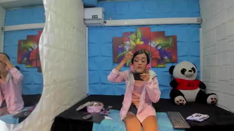 Snapshot of lucy_unlimited chatting on November 6, 3:13 pm Lucy unlimit come back here online show from November 6, 3:13 pm