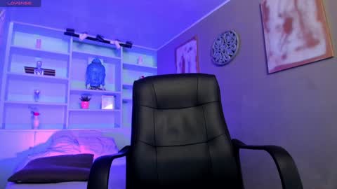 Snapshot of lucy_williiams chatting on February 7, 7:38 pm Lucy  online show from February 7, 7:38 pm