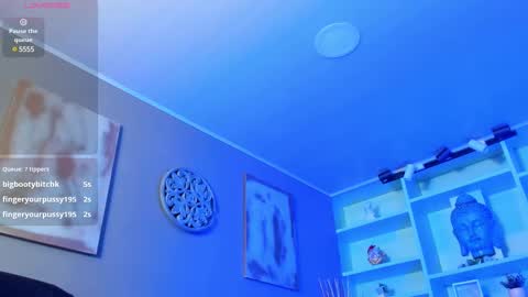 Snapshot of lucy_williiams chatting on March 5, 11:27 pm Lucy  online show from March 5, 11:27 pm