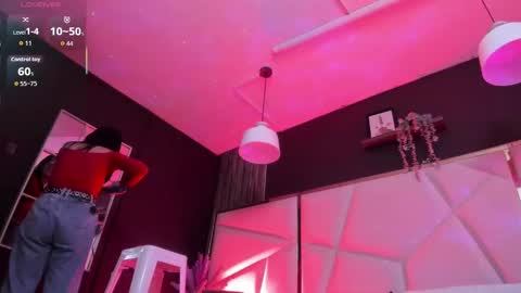 Snapshot of lucy_williiams chatting on September 11, 12:16 pm Lucy  online show from September 11, 12:16 pm