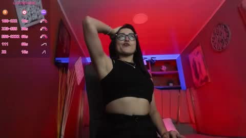 Snapshot of lucy_williiams chatting on September 22, 12:18 pm Lucy  online show from September 22, 12:18 pm