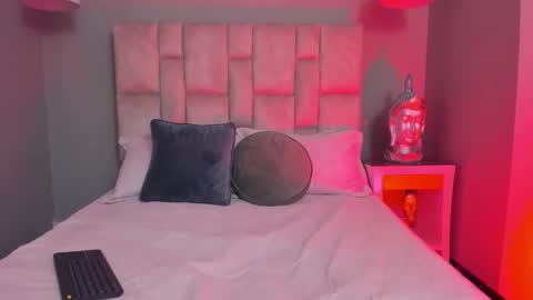 Lucy  online show from February 20, 7:36 pm