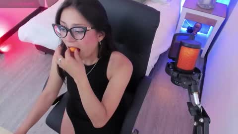 Lucy  online show from February 28, 7:48 pm