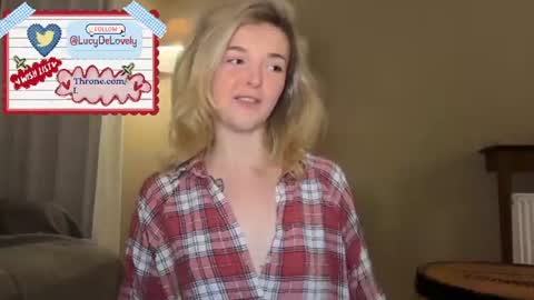 Snapshot of lucydelovely chatting on June 16, 10:56 pm Lucy online show from June 16, 10:56 pm
