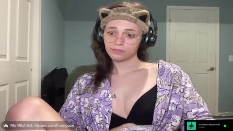 Snapshot of lucyguze chatting on May 7, 7:47 am Lucy online show from May 7, 7:47 am