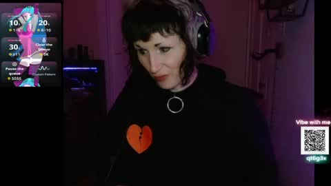 Snapshot of lucylascivious chatting on April 23, 2:24 am lucylascivious online show from April 23, 2:24 am