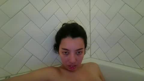 Snapshot of lucylitt25 chatting on June 19, 6:01 pm lucylitt25 online show from June 19, 6:01 pm