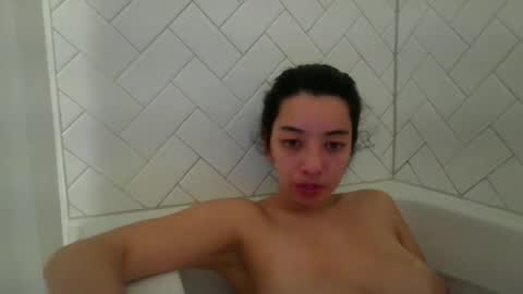 Snapshot of lucylitt25 chatting on July 3, 1:50 pm lucylitt25 online show from July 3, 1:50 pm