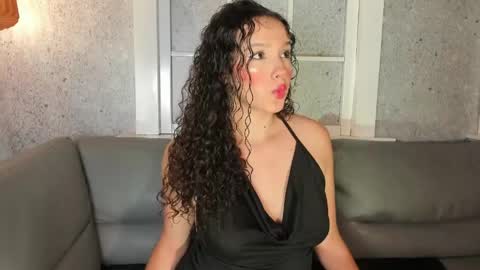 Snapshot of lucylovelyy1 chatting on June 3, 2:25 am Lucy online show from June 3, 2:25 am