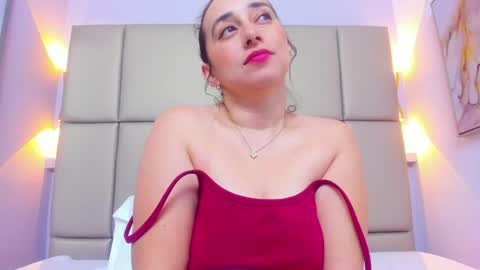 Snapshot of lucymendezz_ chatting on May 23, 11:36 am Lucy online show from May 23, 11:36 am