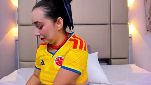 Snapshot of lucymendezz_ chatting on June 27, 11:59 am Lucy online show from June 27, 11:59 am