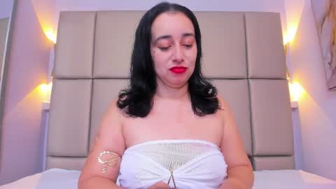 Snapshot of lucymendezz_ chatting on July 31, 11:53 am Lucy online show from July 31, 11:53 am