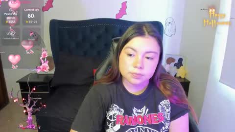 Lucy Petit online show from November 3, 2:18 pm