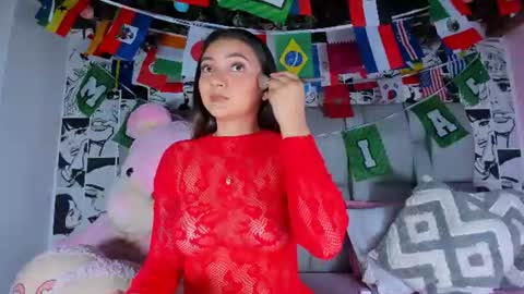 Snapshot of lucyrosse_ chatting on July 9, 11:14 am Lucy online show from July 9, 11:14 am