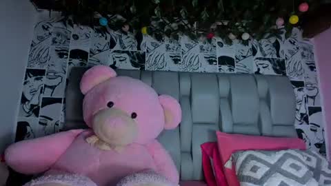Snapshot of lucyrosse_ chatting on July 24, 11:19 am Lucy online show from July 24, 11:19 am