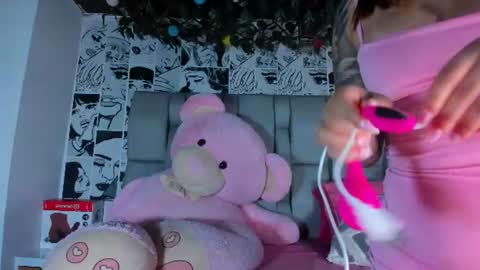 Snapshot of lucyrosse_ chatting on July 25, 11:30 am Lucy online show from July 25, 11:30 am