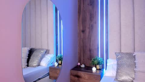 Lucy online show from November 29, 1:47 pm